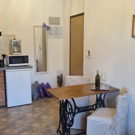 In 33579 Apartment Pula